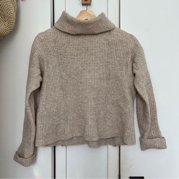 100% wool dusty pink/cream Free People cropped turtleneck sweater, XS - Picture 4 of 5